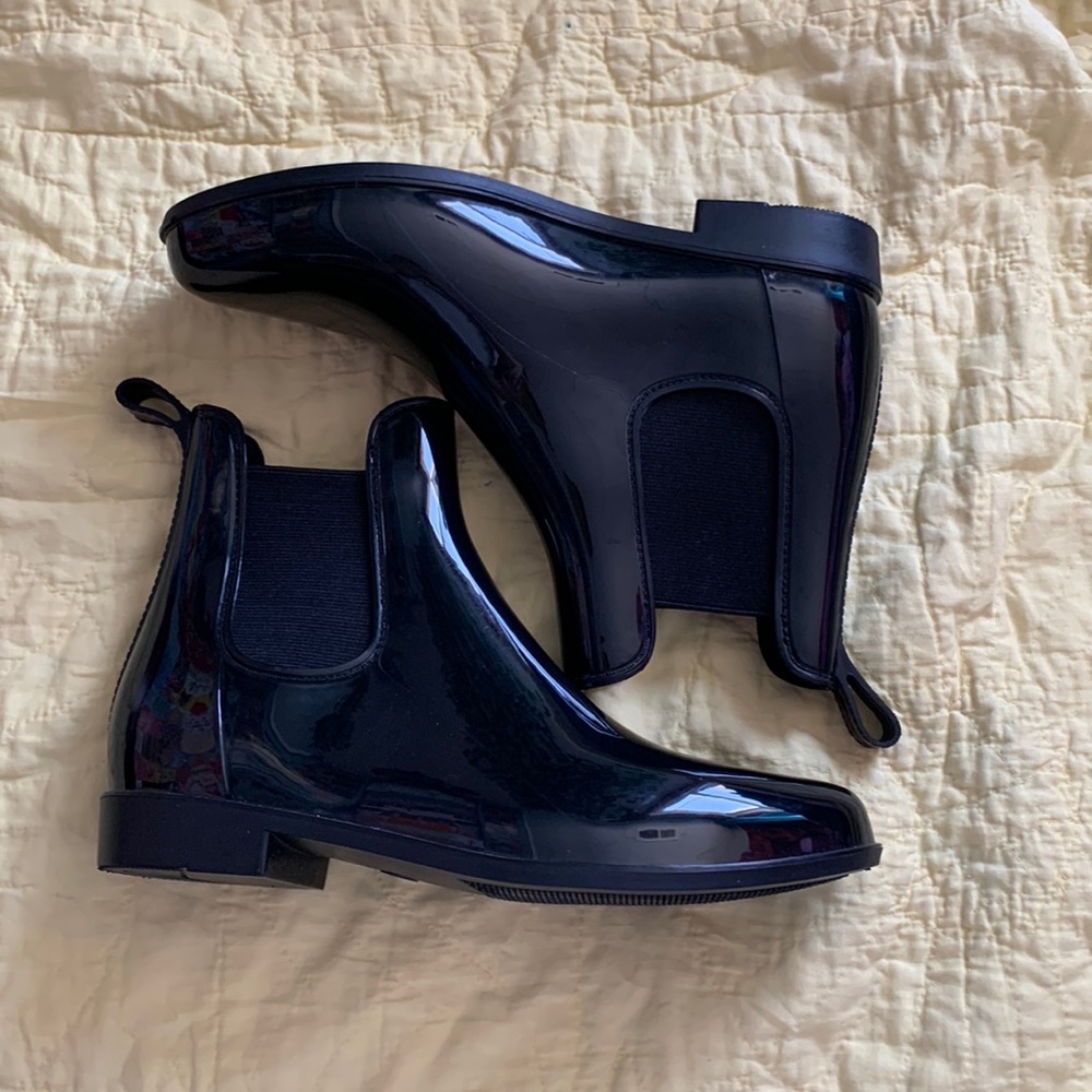 womens size 9 Rain boots